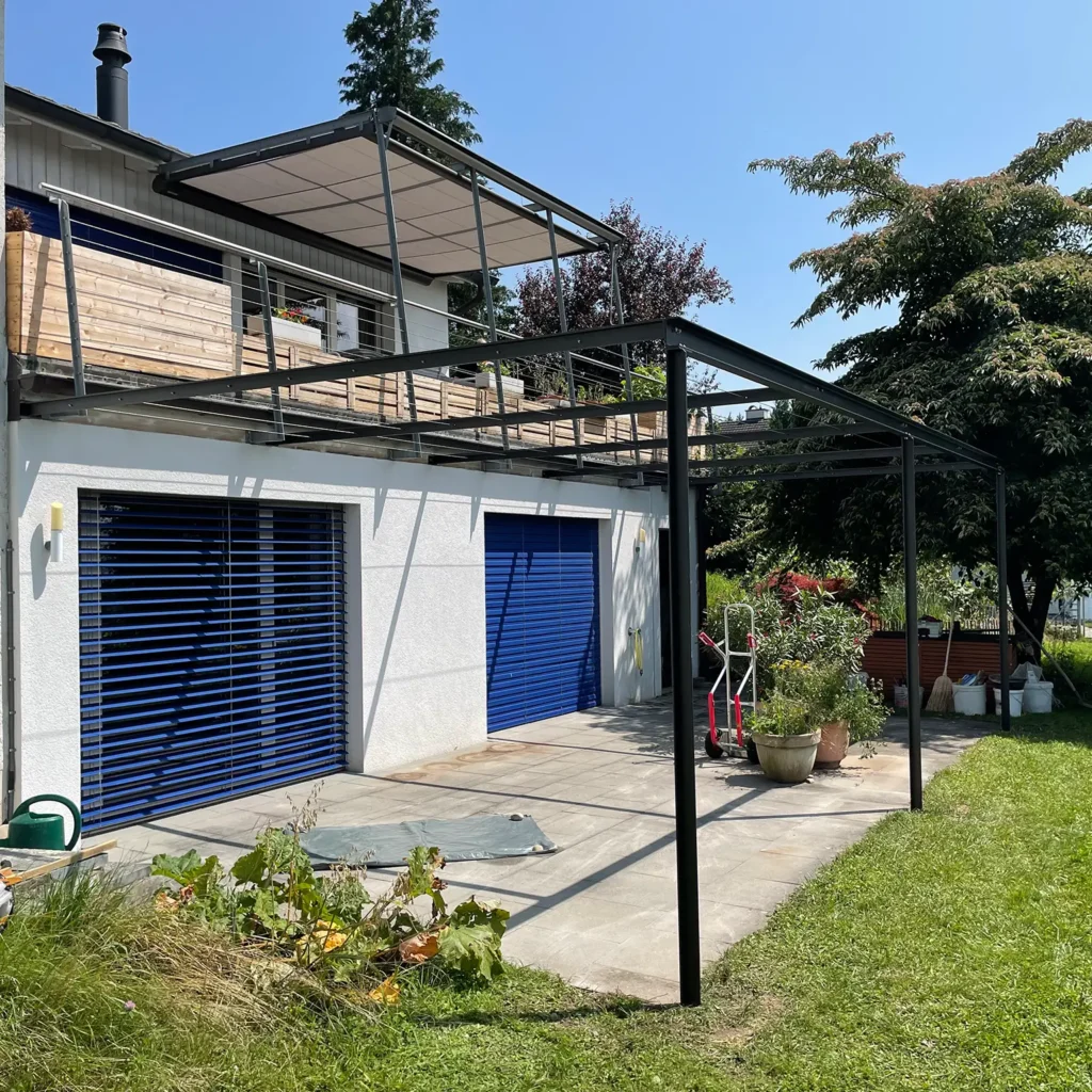 aengpass, Renato Iten, Montage, Terrassenüberdachungen, Sonnenschutz durch Stoffbespannung
