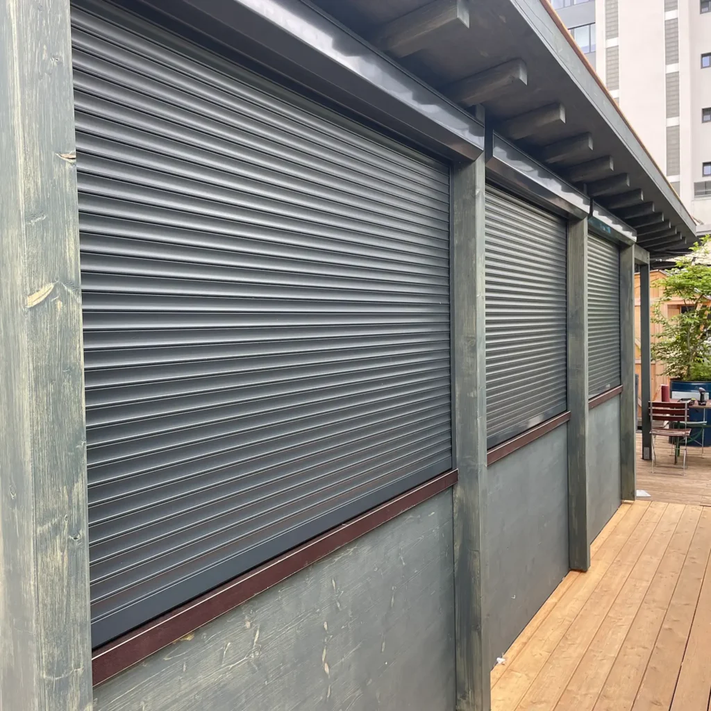 aengpass, Renato Iten, Montage, Storen, Holzterrasse