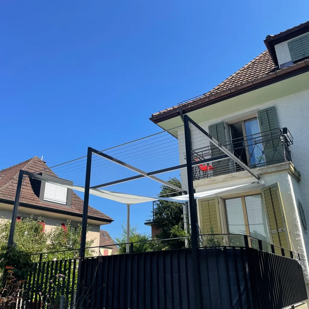 aengpass, Renato Iten, Montage, Sonnensegel-Konstruktion