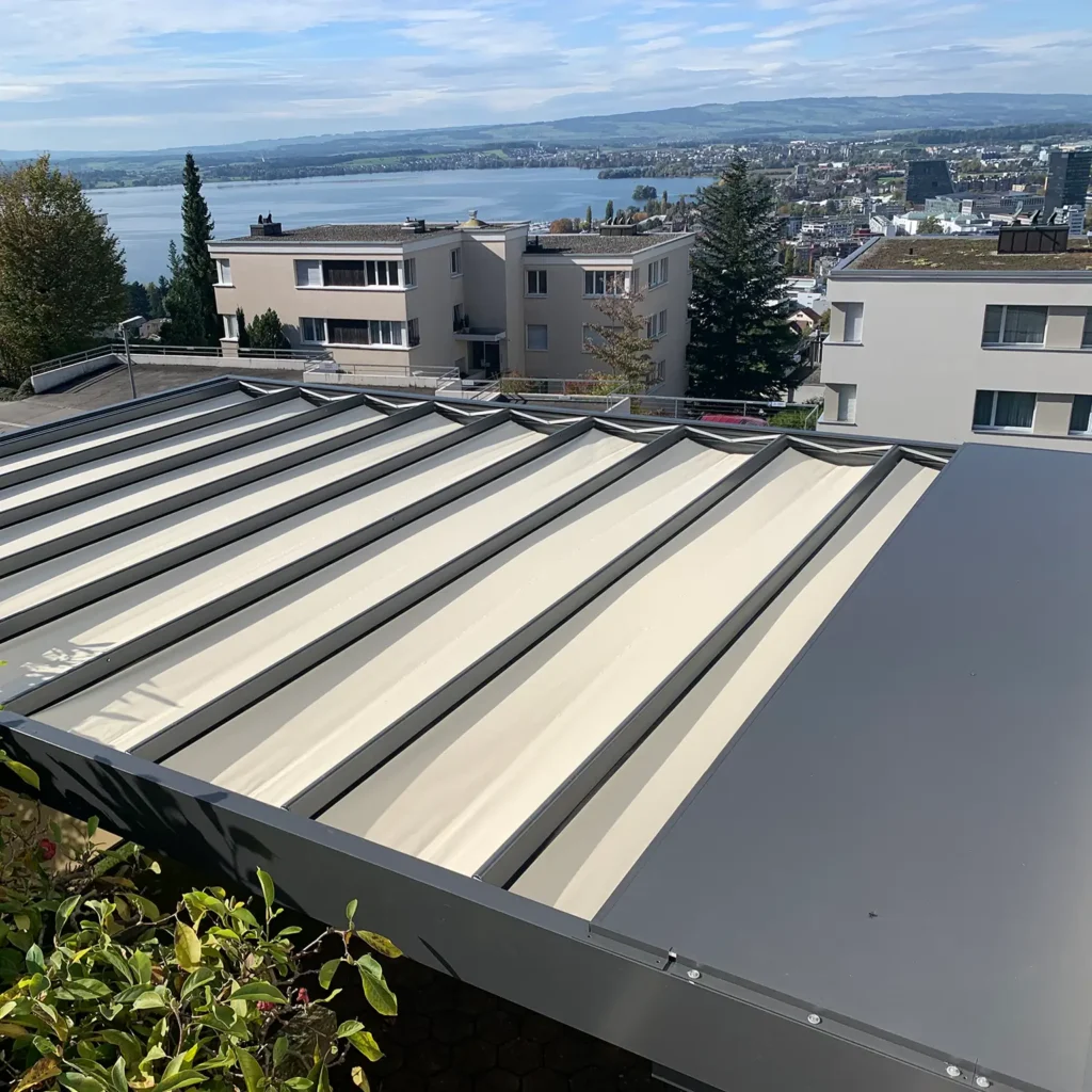 aengpass, Renato Iten, Montage, Aussenstore