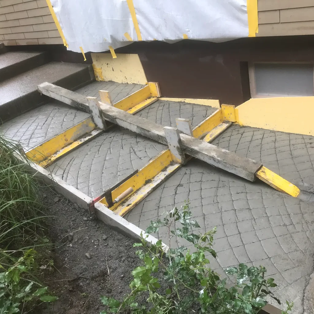 aengpass, Renato Iten, Renovation, Umbau, Aussentreppe, Beton in Schalung gegossen