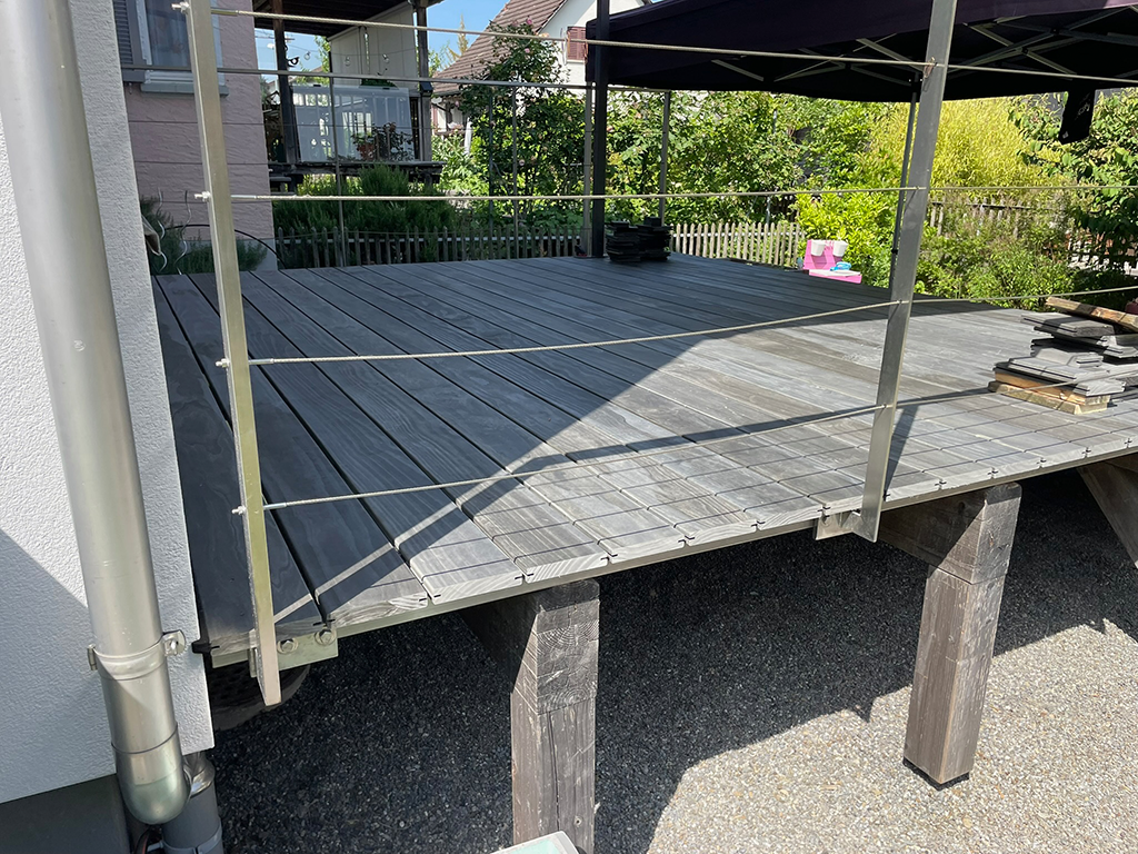 aengpass, Renato Iten, Montage, Holzdeck